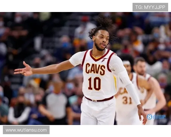 小萨连续三年领跑两双榜单成为历史第五位达成此成就的球员